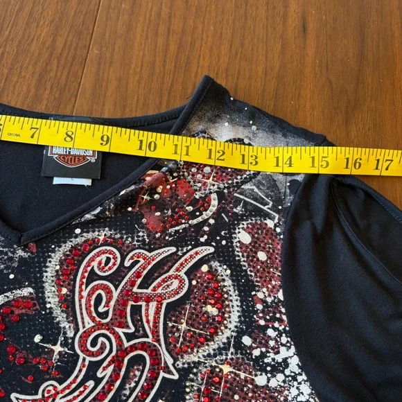 Harley-Davidson Black Long-Sleeve V-Neck Top with Red Heart Embellishments Y2K - Picture 8 of 15